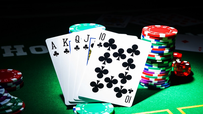Cách chơi và các loại bài trong chiến lược cơ bản của blackjack